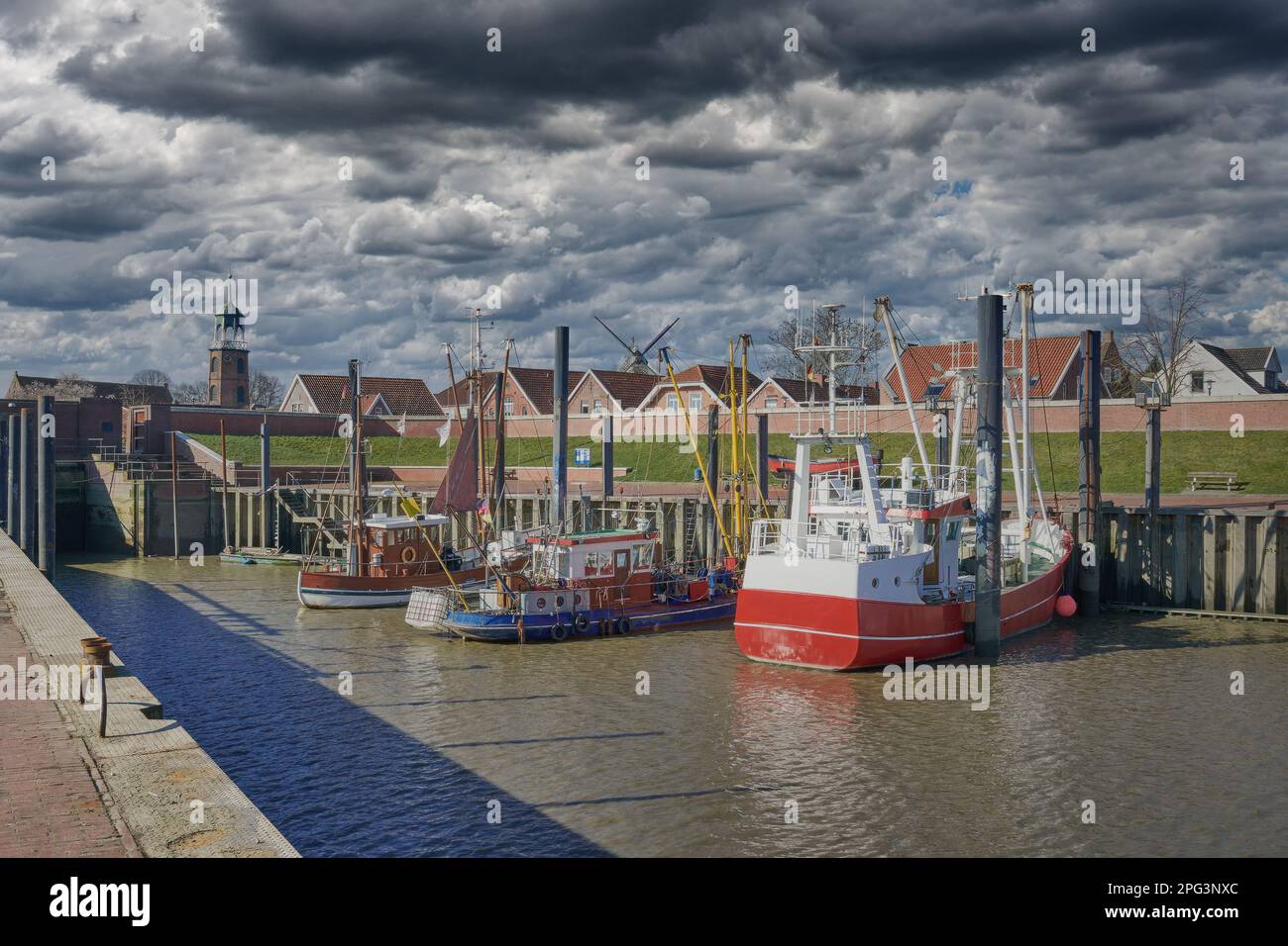 Hafen von Ditzum, Ostfriesien, Nordsee, Niedersachsen, Deutschland Stockfoto