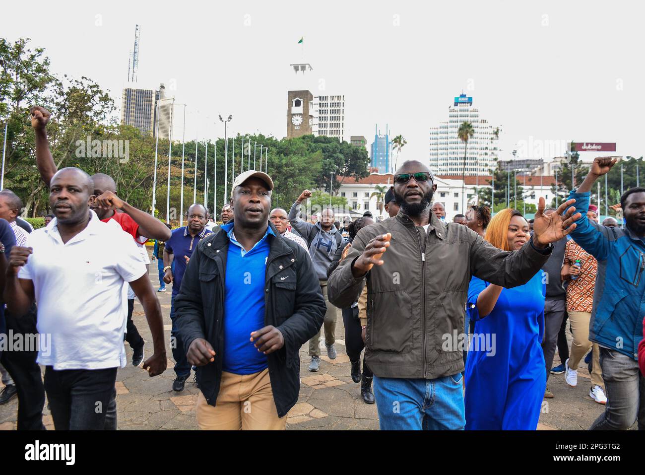 Nairobi, Kenia. 20. März 2023. Kenianische Oppositionsführer begeben sich auf die Straße, um an einer Massenaktion teilzunehmen, die von der Oppositionsführerin Raila Odinga organisiert wurde, um von der Regierung zu verlangen, die Lebenshaltungskosten im Land zu senken. Kredit: SOPA Images Limited/Alamy Live News Stockfoto