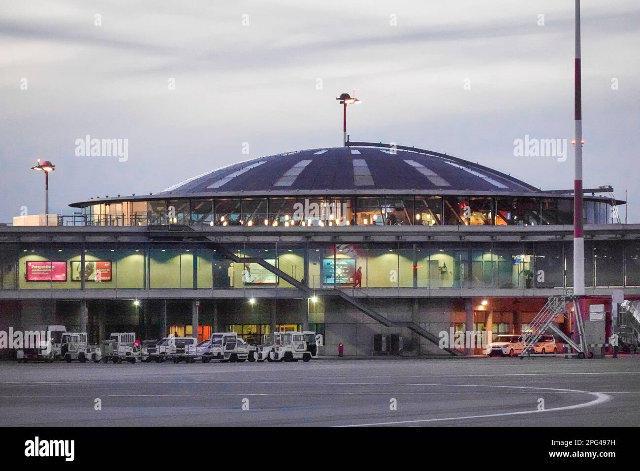 Parken And Ride Am Flughafen Basel-mulhouse-freiburg www.alamy.de