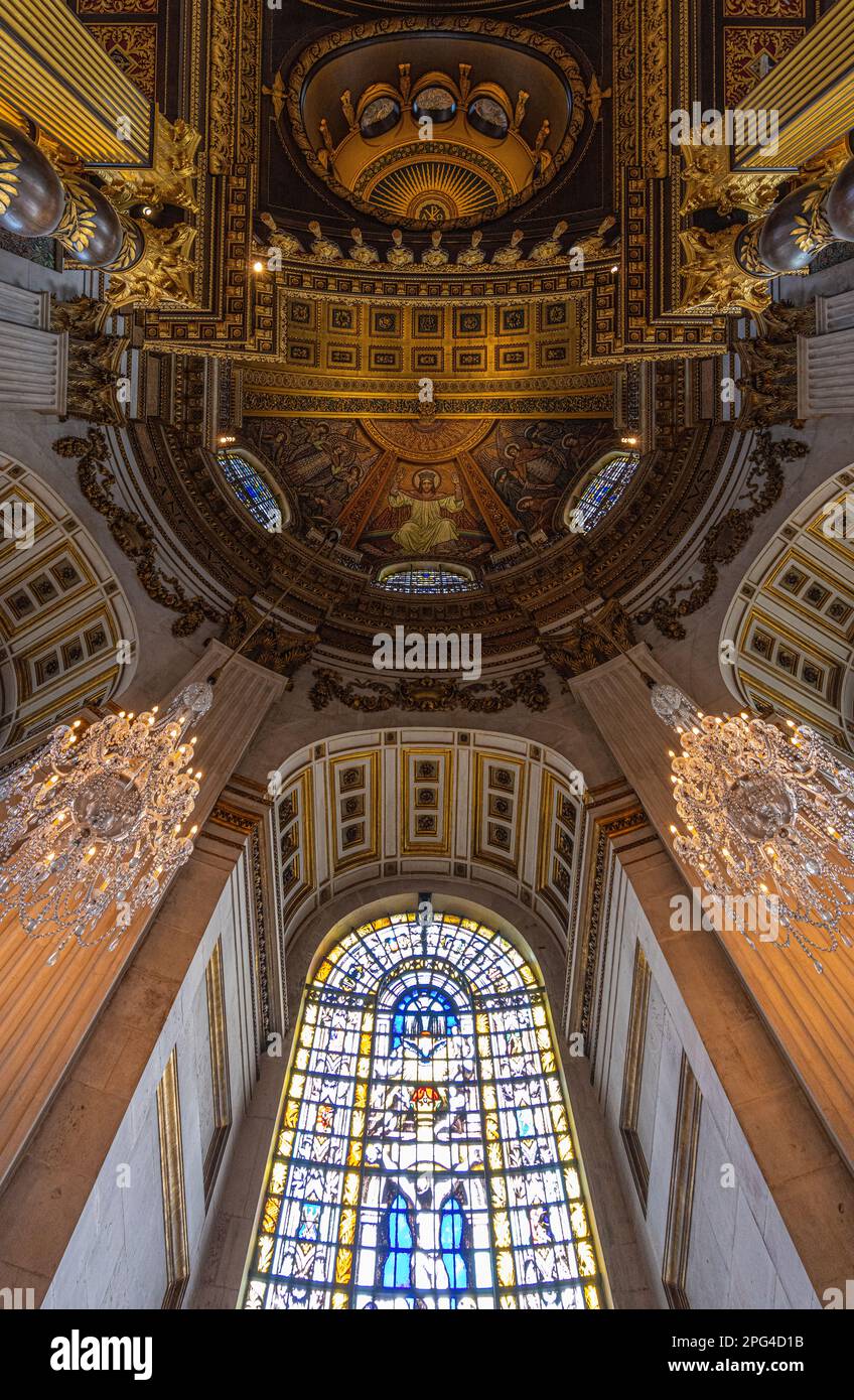 St. Pauls Cathedral Innenbilder in London, England. Das Innere ist erstaunlich mit vielen historischen Ereignissen, die über viele Jahre hinweg geschehen sind. Stockfoto