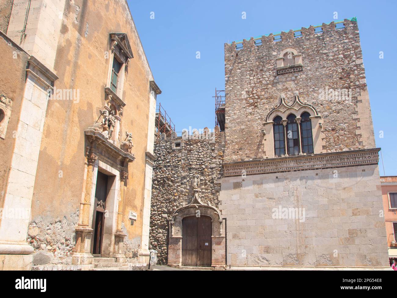 Schloss Corvaia und kirche santa caterina in Taormina; Sizilien Stockfoto