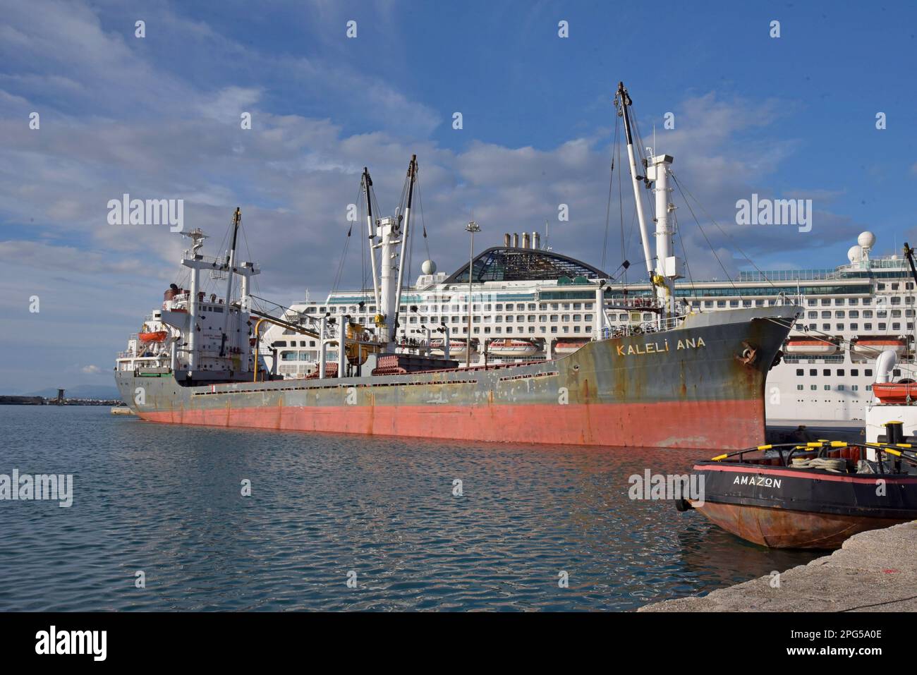 General Cargo-Schiff Kaleli Ana im Hafen von Patras, Peloponnes, Griechenland Stockfoto