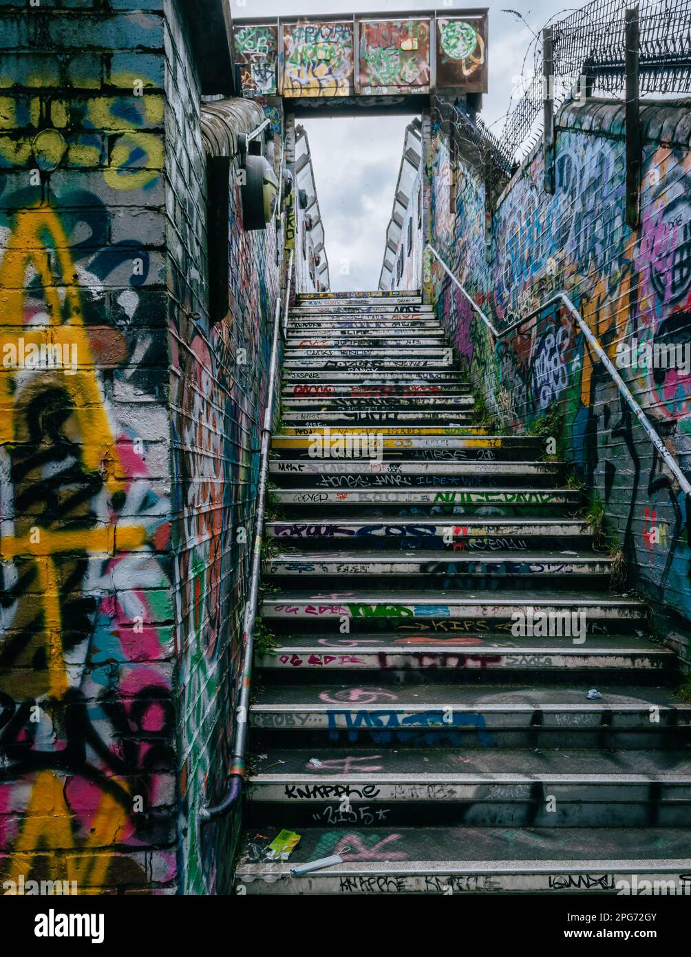 Treppen bedeckt mit Graffiti-Kunst im Osten Londons. Stockfoto