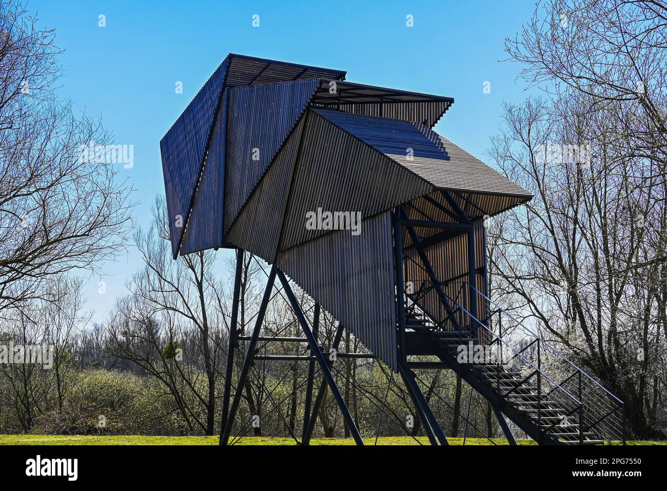 Vogelbeobachtungshaus in Lonjsko polje Stockfoto