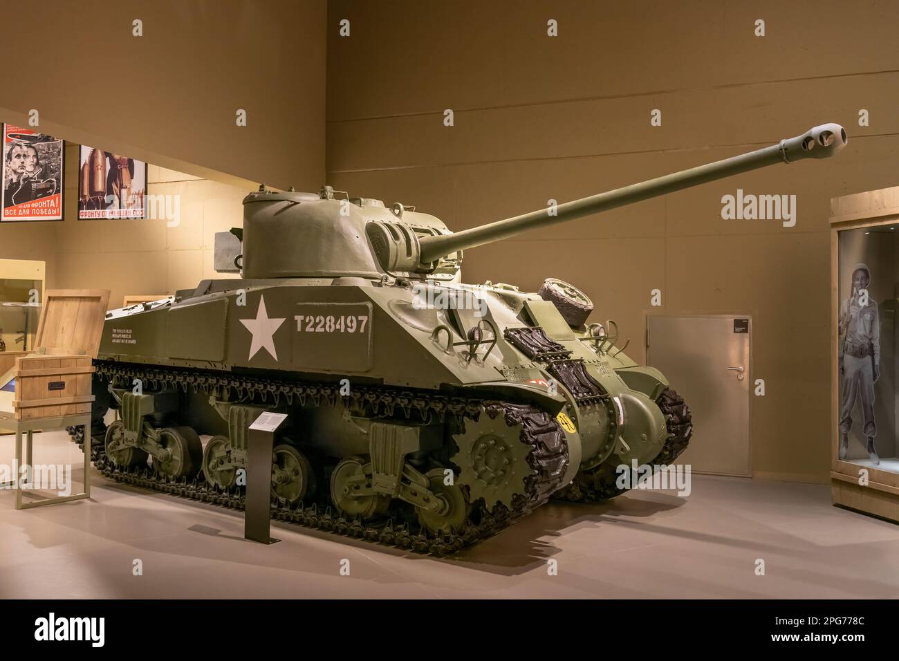 M4 Sherman-Tank, Firefly-Version des Mitteltanks hergestellt in Großbritannien, Ausstellung im Museum of the Second World war in Danzig, Polen. Stockfoto