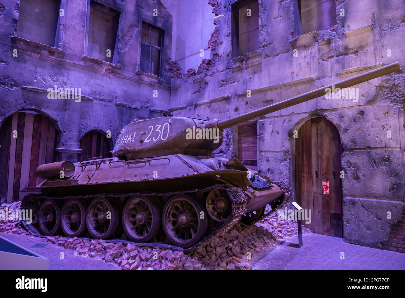 Der sowjetische Panzer T-34/85, Ausstellung im Museum des Zweiten Weltkriegs in Danzig, Polen. Stockfoto