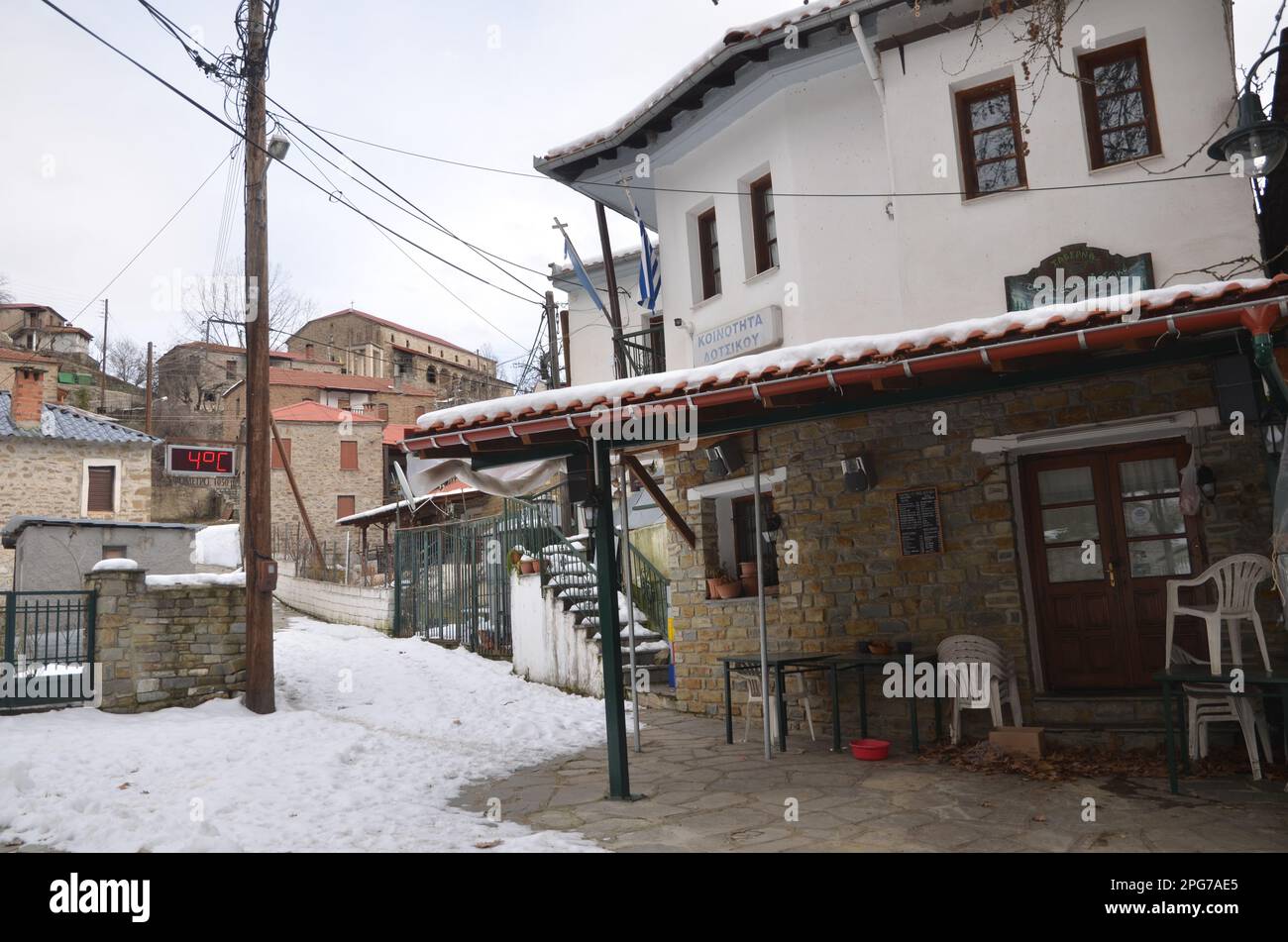 Griechenland, Nordgriechenland, Grevena Dotsiko traditionelles Dorf Bogensteinbrücke Stockfoto