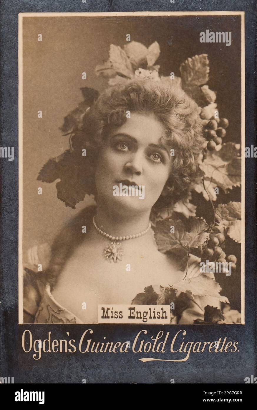 Portrait von Miss English - Vintage Cigarette Card, Victorian Epoche Stockfoto