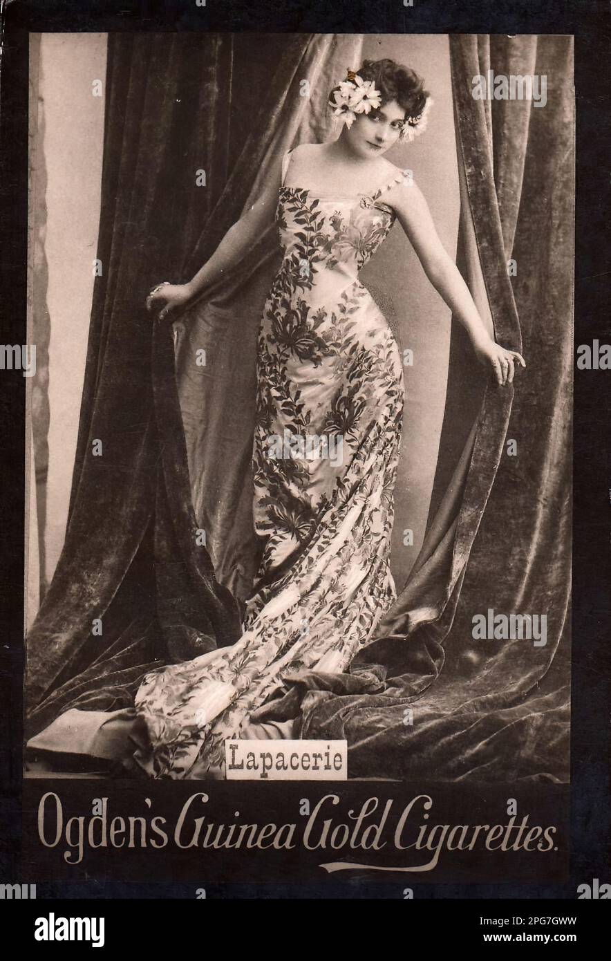 Portrait der Schauspielerin Lapacerie - Oldtimer-Zigarettenkarte, Viktorianisches Zeitalter Stockfoto