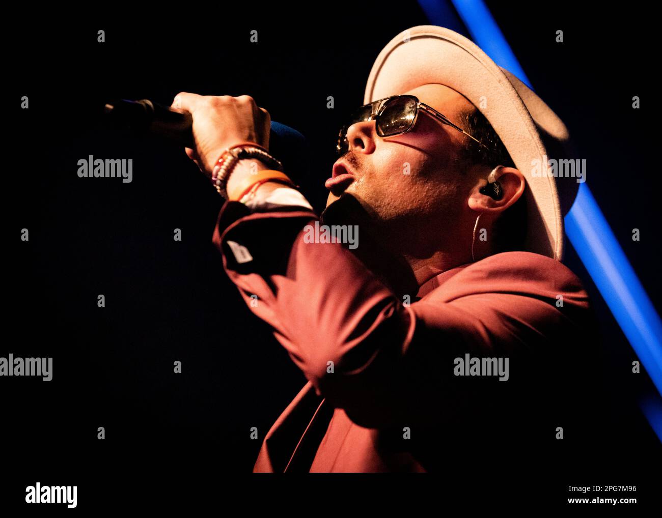 The Dualers, Voices from the Sun Tour, Cliffs Pavilion, Southend-on-Sea, Essex © Clarissa Debenham/Alamy Stockfoto