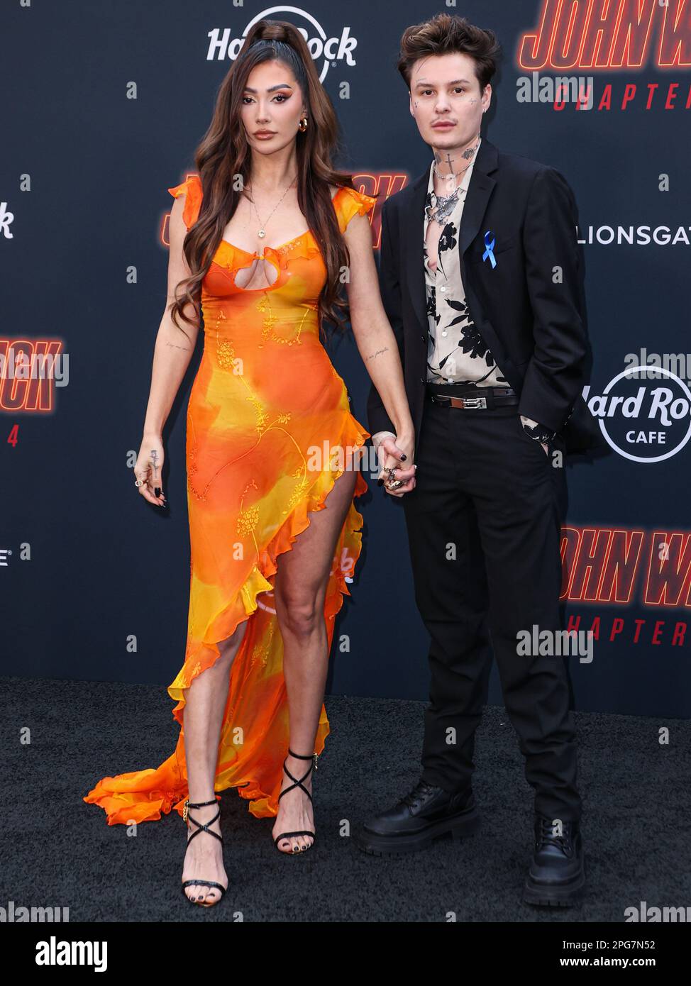 HOLLYWOOD, LOS ANGELES, KALIFORNIEN, USA - MÄRZ 20: Francesca Farago und Jesse Sullivan treffen am 20. März 2023 auf dem IMAX-Kino des TCL Chinese Theatre in Hollywood, Los Angeles, Kalifornien, USA auf der Premiere von Lionsgate „John Wick: Chapter 4" ein. (Foto von Xavier Collin/Image Press Agency) Stockfoto