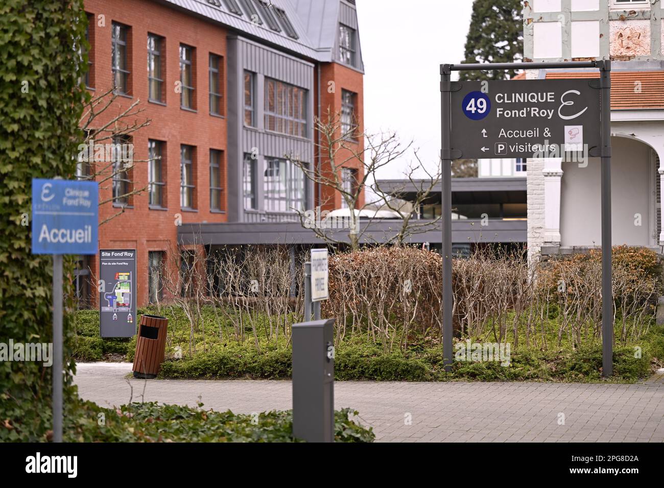Die psychiatrische Klinik Clinique Fond'Roy in Uccle/Ukkel, Brüssel, wo ein Patient von einem Polizisten erschossen wurde, Dienstag, den 21. März 2023. Das Opfer wird in lebensbedrohlichem Zustand ins Krankenhaus gebracht. BELGA FOTO LAURIE DIEFFEMBACQ Stockfoto