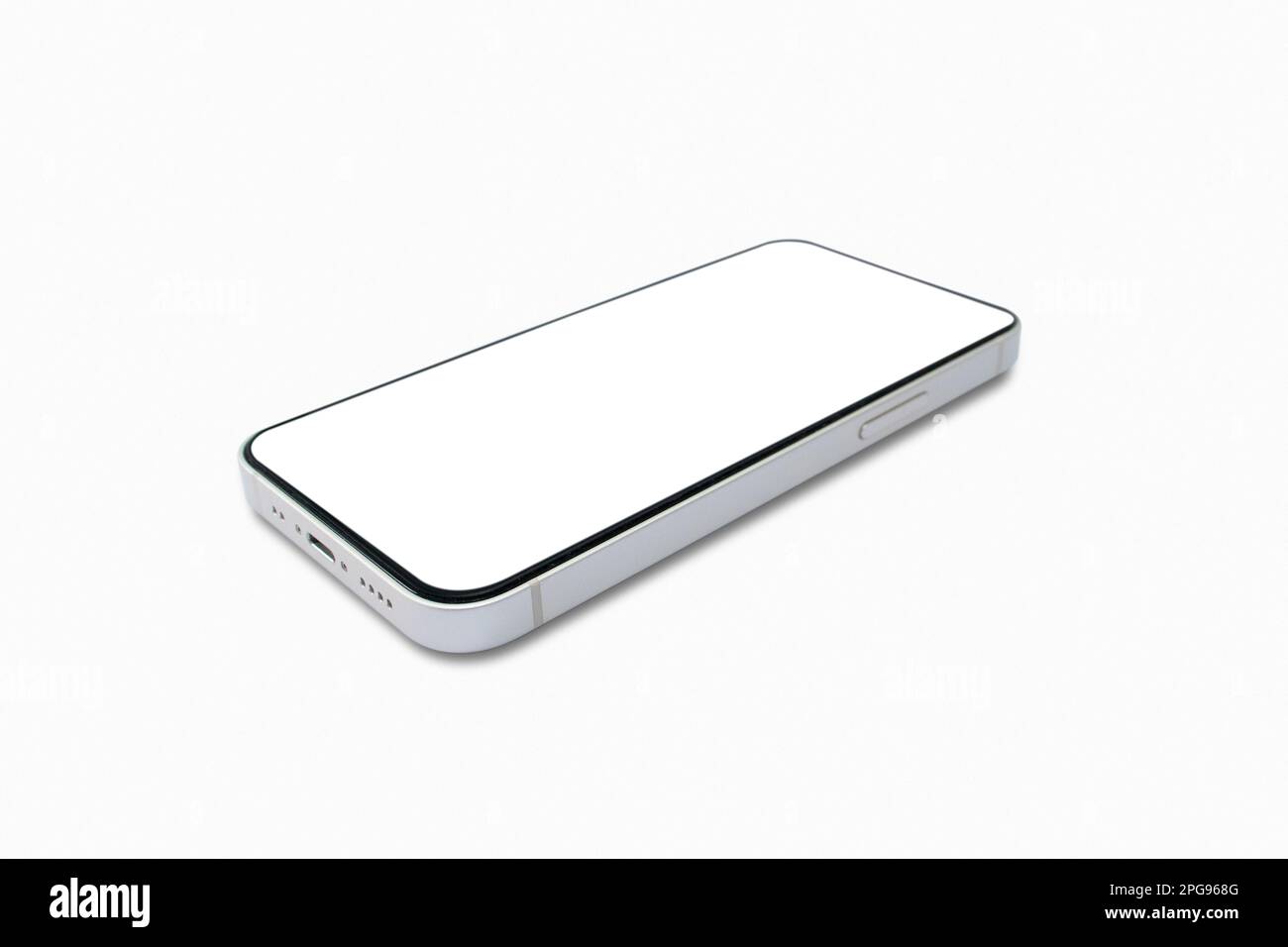 Konzept für Broschüren und Werbung. Ein Telefon mit weißem Display auf isoliertem weißem Hintergrund. Stockfoto