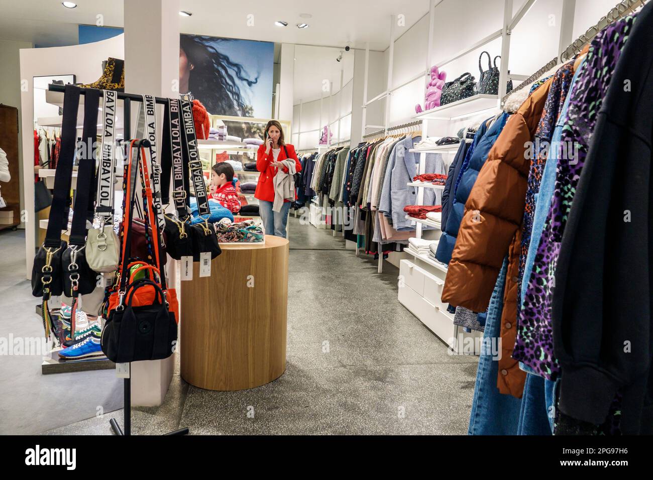 Mexiko-Stadt, Polanco Antara, gehobenes Open-Air-Einkaufszentrum, Bimba y Lola, trendige Modemarke, weibliche Frau, Erwachsene, wohnhaft Stockfoto