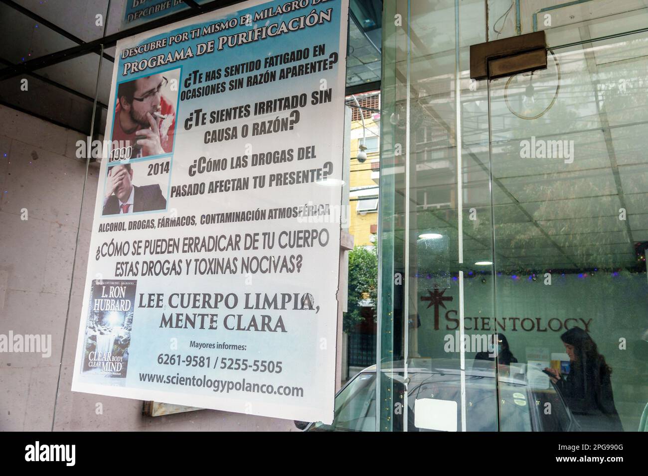 Mexico City, Scientology Polanco, L.. Ron Hubbard Buch, weibliche Frau, Erwachsene, Bewohner, außen, Gebäude, Vorderseite Stockfoto