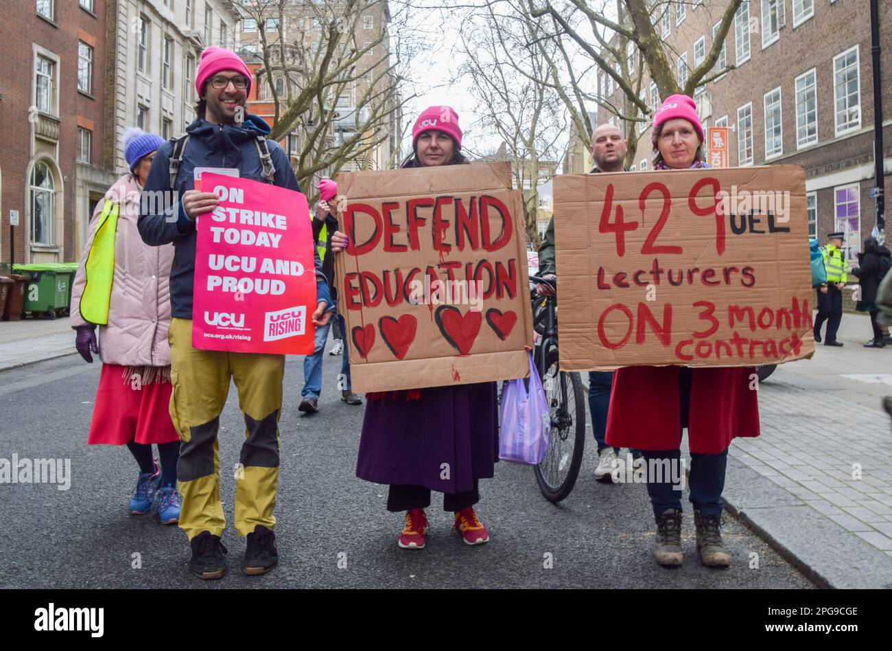 London, England, Großbritannien. 21. März 2023. Die Mitglieder der University and College Union (UCU) marschierten außerhalb der University of London, während die Universitätsmitarbeiter weiterhin Streiks um Gehälter und Arbeitsbedingungen führten. (Kreditbild: © Vuk Valcic/ZUMA Press Wire) NUR REDAKTIONELLE VERWENDUNG! Nicht für den kommerziellen GEBRAUCH! Stockfoto