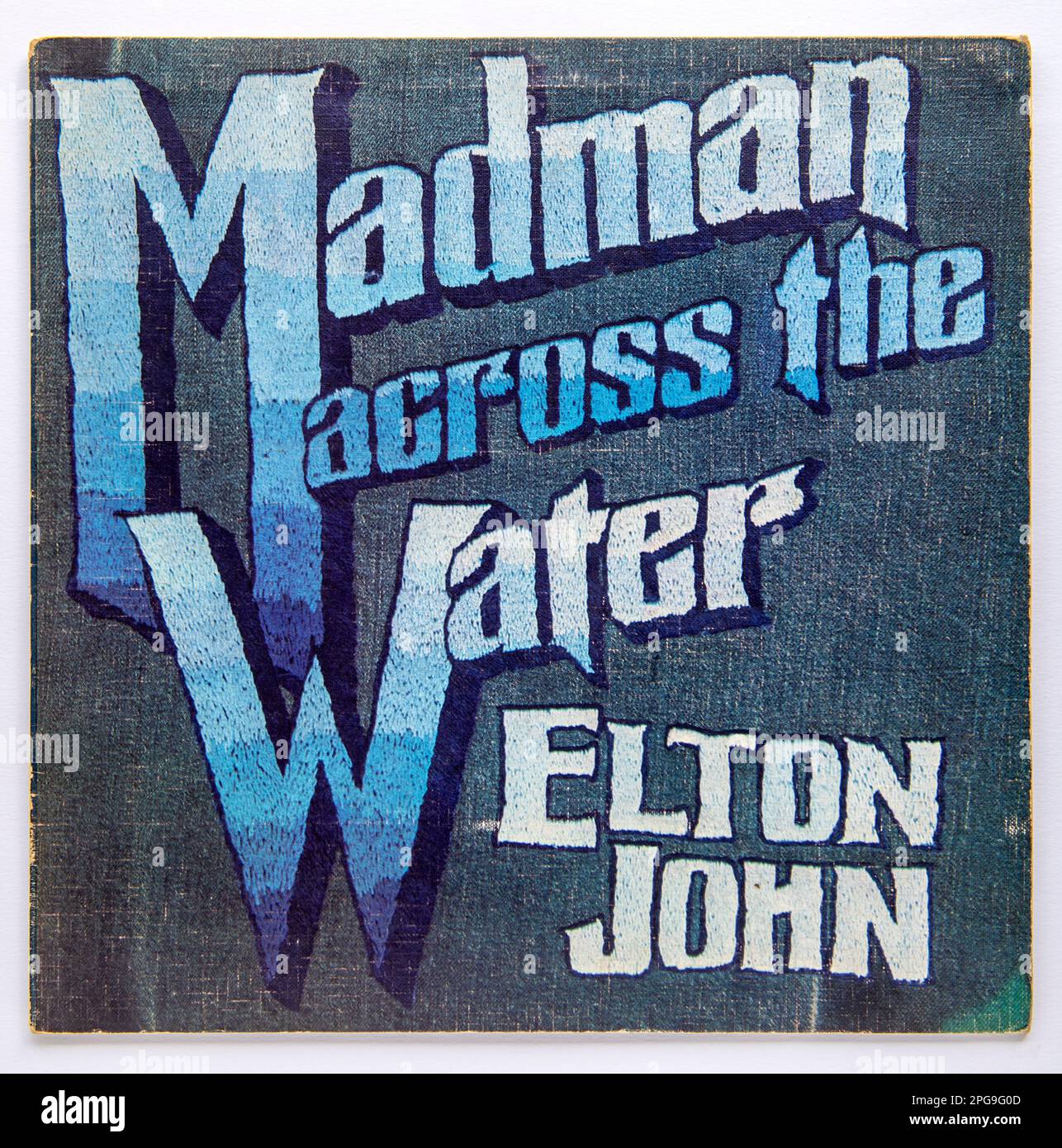 LP-Cover von Madman Across the Water, dem vierten Studioalbum von Elton John, das 1971 veröffentlicht wurde Stockfoto