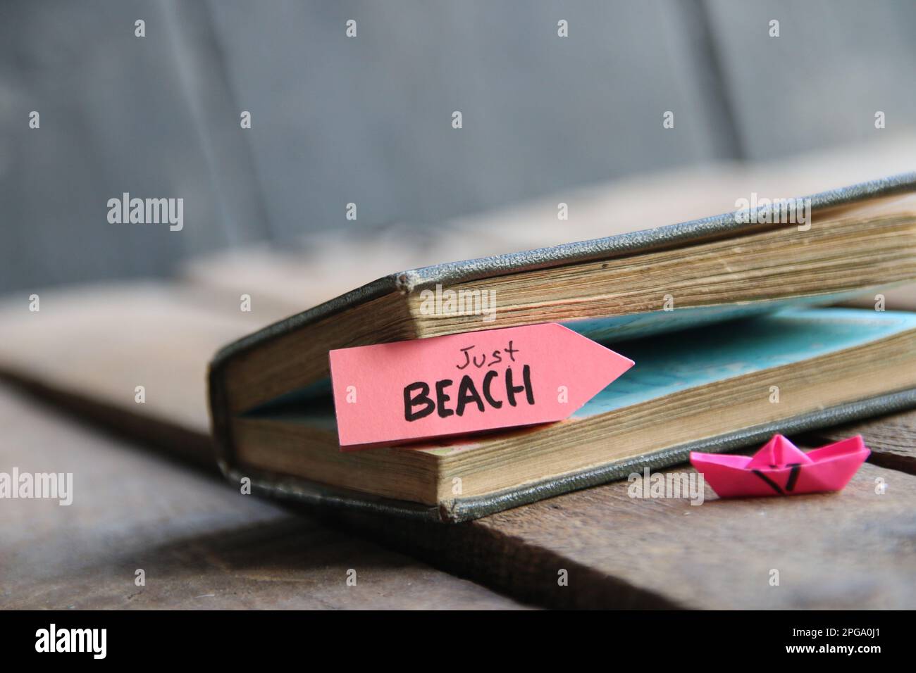 Just Beach-Konzept. Hintergrund für entspannende tropische Saison. Stockfoto