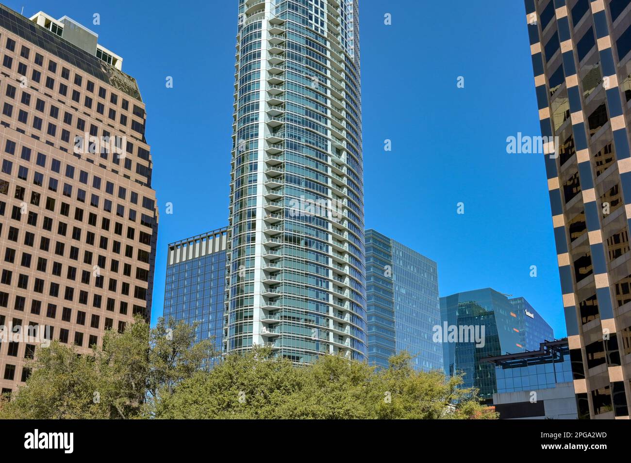 Austin, Texas, USA - Februar 2023: Wohnblock und Bürogebäude im Stadtzentrum Stockfoto