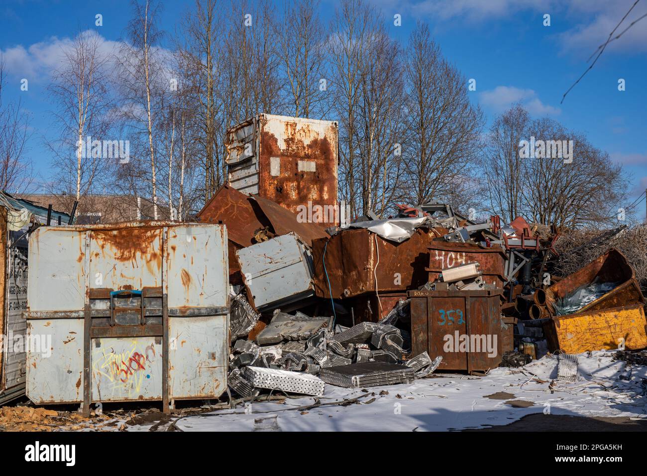 Rostmetallschrott wird im Stadtteil Kyläsaari in Helsinki, Finnland, recycelt Stockfoto