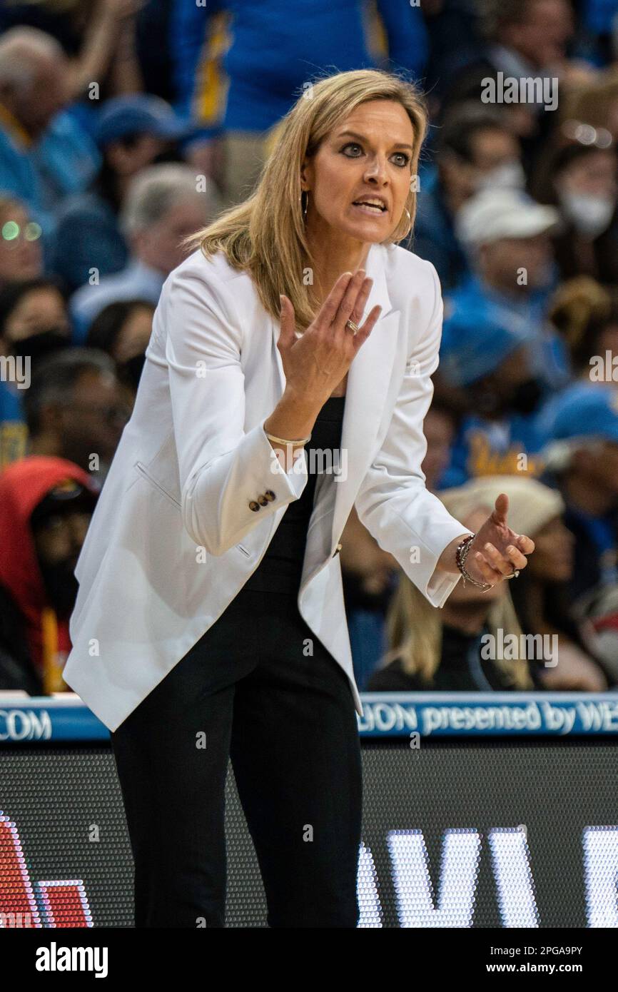 Oklahoma Sooners Cheftrainer Jennie Baranczyk während eines NCAA-Basketballturniers gegen die UCLA Bruins am Montag, den 20. März 2023, bei Paul Stockfoto