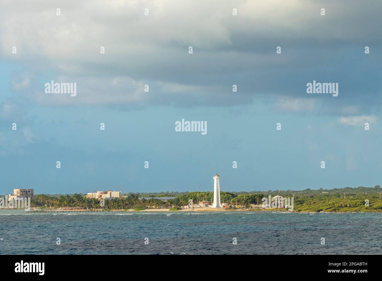 Mahahual Lighthouse im Mahahual Village und Costa Maya Kreuzfahrthafen auf der Yucatan-Halbinsel, Mexiko. Stockfoto