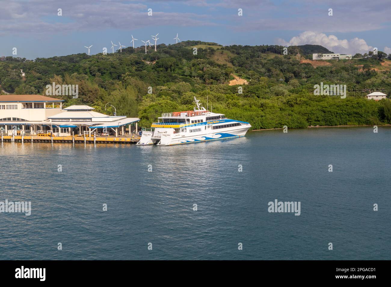 Kreuzfahrthafen Roatan Honduras und Touristenziel - Safeway Maritime Transportation Ferry. Stockfoto