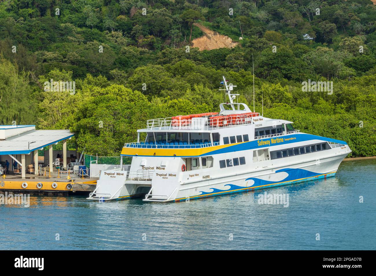 Kreuzfahrthafen Roatan Honduras und Touristenziel - Safeway Maritime Transportation Ferry. Stockfoto