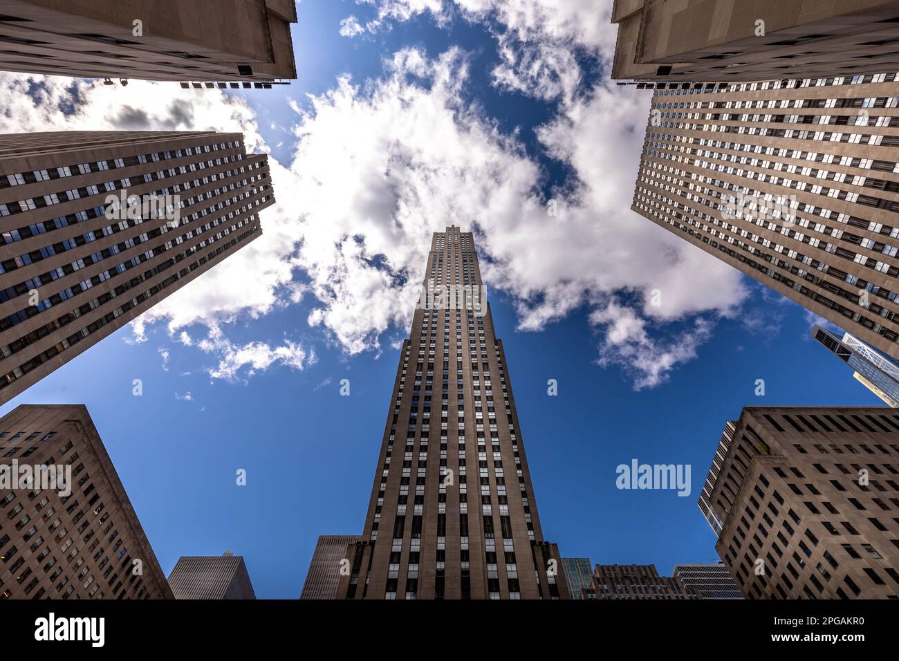 New York, USA - 27. April 2022: Das Empire State Building in New York. Das Empire State Building ist ein 102-stöckiges Wahrzeichen und ein amerikanisches Kultursymbol Stockfoto