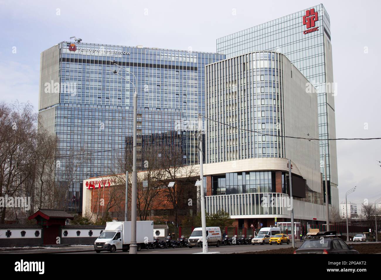 Das SolXE Hotel Moskau, wo der Generalsekretär der Kommunistischen Partei Chinas Xi Jinping während seines Staatsbesuchs in Russland wohnte. Russland wurde das erste Land, das der chinesische Führer nach der Wiederwahl besuchen wollte. Stockfoto