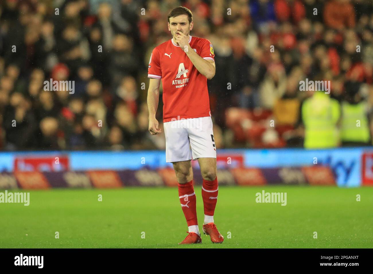 Liam Kitching #5 von Barnsley während des Sky Bet League 1-Spiels Barnsley vs Sheffield Wednesday in Oakwell, Barnsley, Großbritannien, 21. März 2023 (Foto: Alfie Cosgrove/News Images) Stockfoto