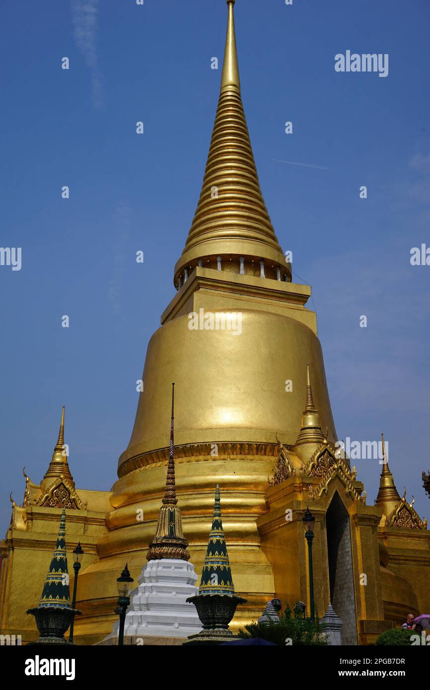 Phra Sri (Rattana) Chedi, Wat Phra Kaeo, Tempel des Smaragd-Buddha, Wat Phra Si Rattana Satsadaram, Phra Nakhon District, Bangkok, Thailand, Asien Stockfoto