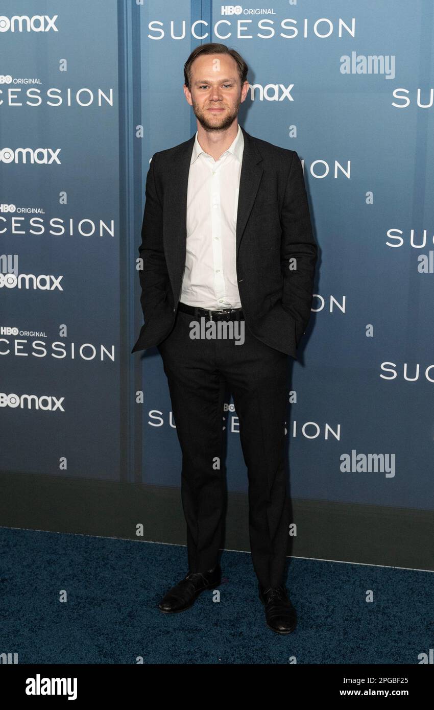 20. März 2023, New York, New York, USA: Joseph Cross nimmt an der Premiere der HBO-Serie „Succession“ der Saison 4 im Jazz im Lincoln Center Teil. Dies ist die letzte Saison der äußerst erfolgreichen Serie. (Kreditbild: © Lev Radin/Pacific Press via ZUMA Press Wire) NUR ZUR REDAKTIONELLEN VERWENDUNG! Nicht für den kommerziellen GEBRAUCH! Stockfoto