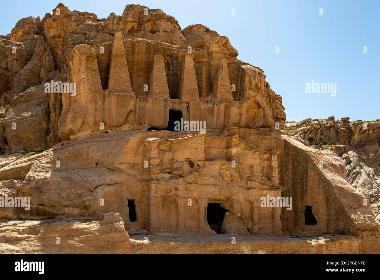 Obelisk Tomb und Bab AS-Siq Triclinium, Petra, Jordanien Stockfoto