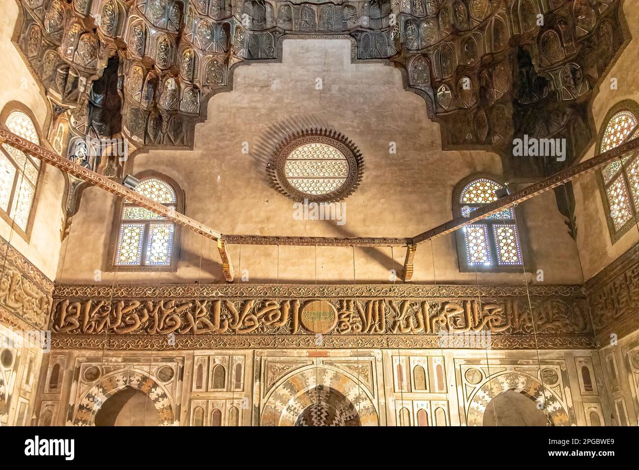 Im Inneren der Moschee von El Sultan Hasan, Kairo, Ägypten Stockfoto