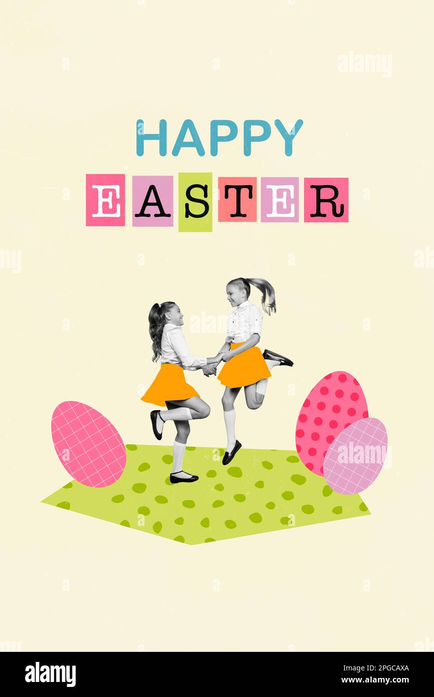 Zwei lustige kleine Mädchen tragen Schuluniform, die sich über die ...