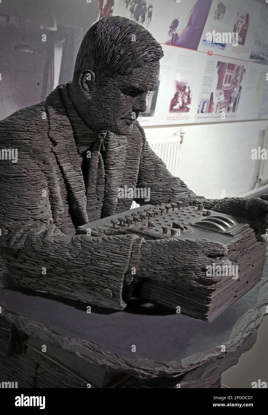 Stephen Kettle 2007 Statue von Alan Turing, englischer Mathematiker, Computerwissenschaftler, Logiker, Kryptoanalytiker, Philosoph und theoretischer Biologe Stockfoto