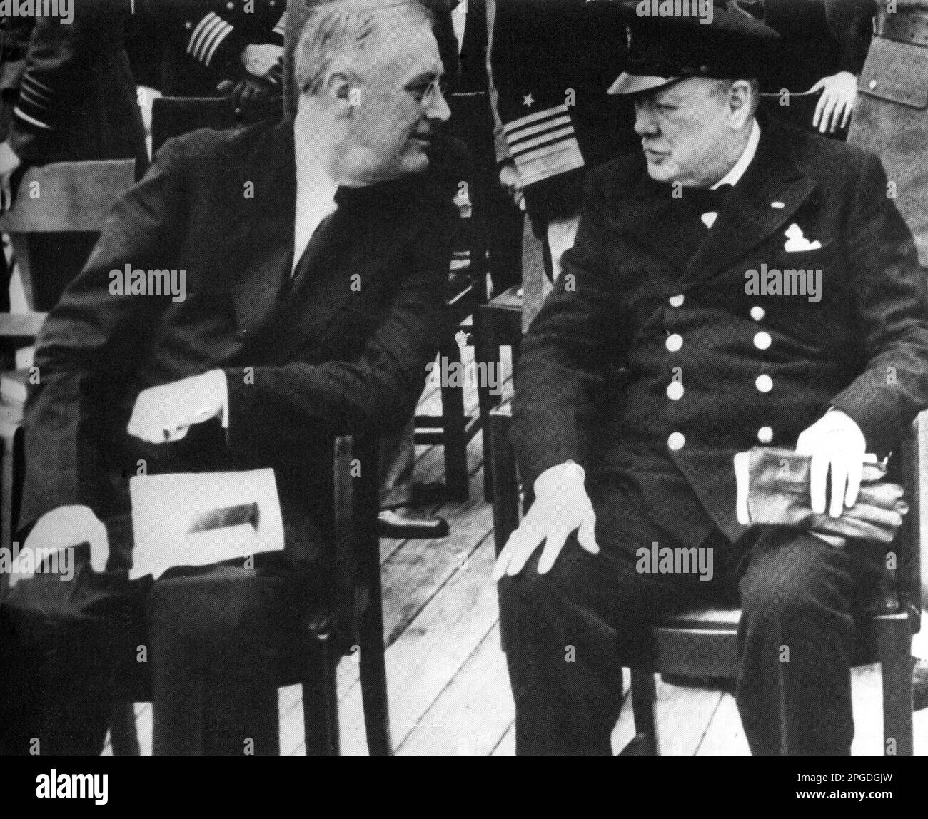 Winston Churchill und US-Präsident Roosevelt an Bord von HMS Prince of Wales für die Atlantic Conference in Neufundland. 10. August 1941 Stockfoto