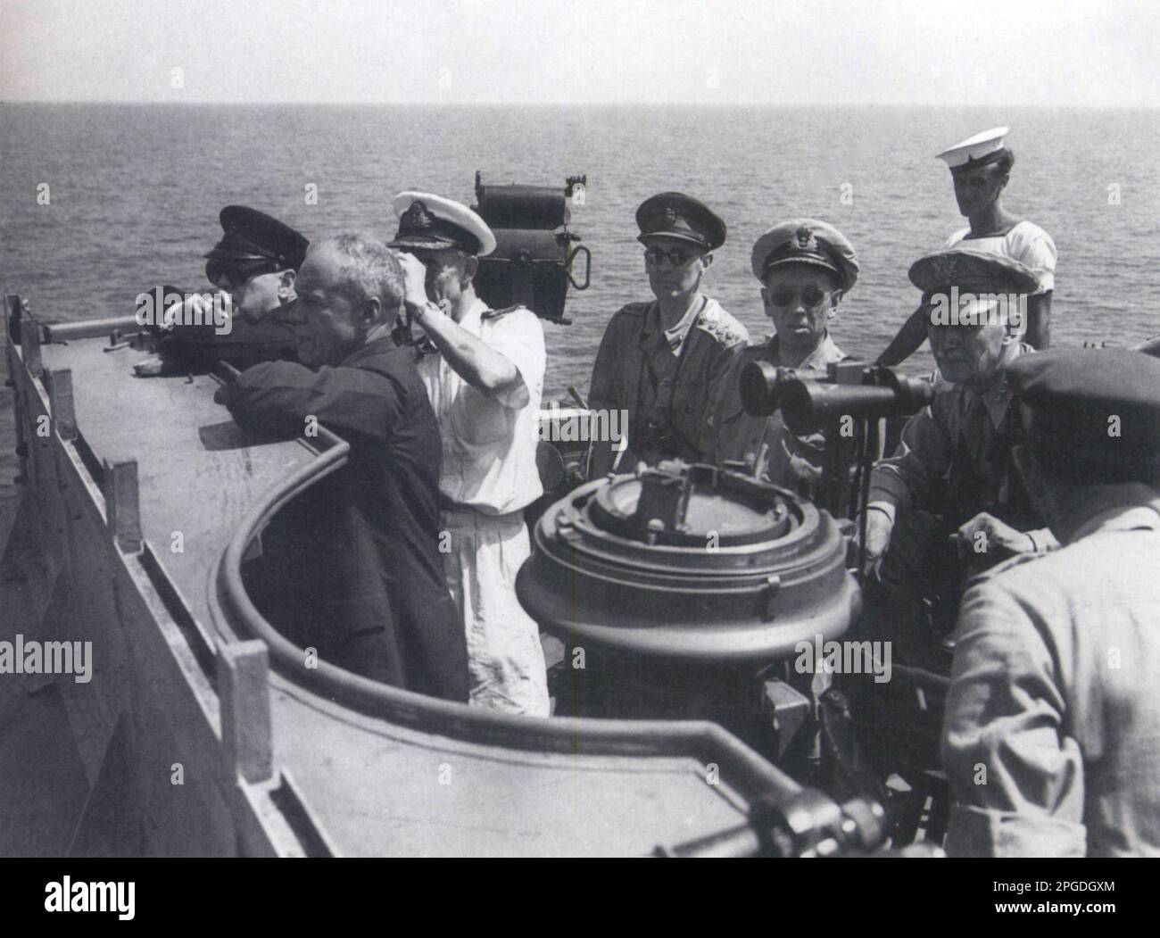 Winston Churchill beobachtet alliierte Landungen in Südfrankreich. August 1944 Stockfoto