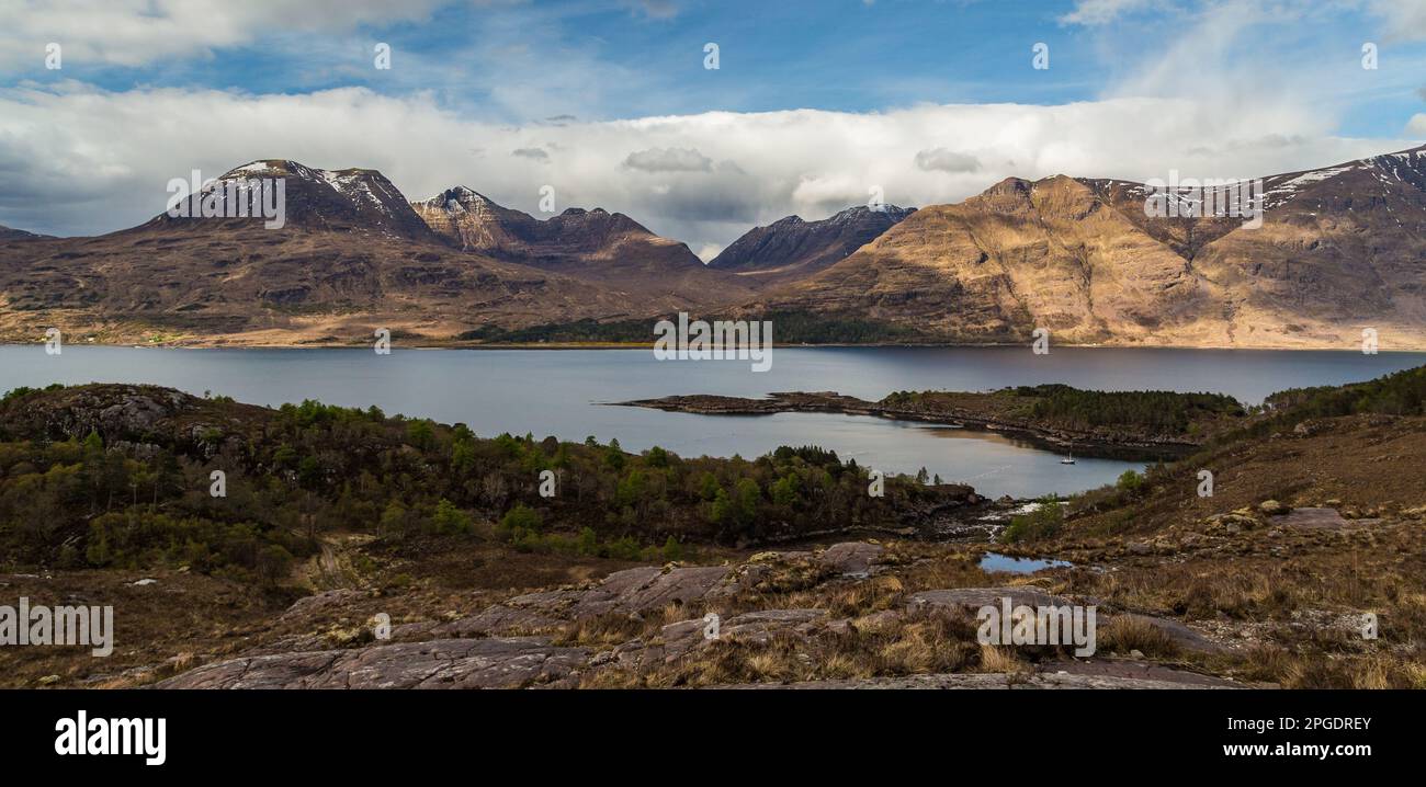 Torridon Mountain and Lake Landscape, Northwest Highlands, Schottland, Großbritannien Stockfoto