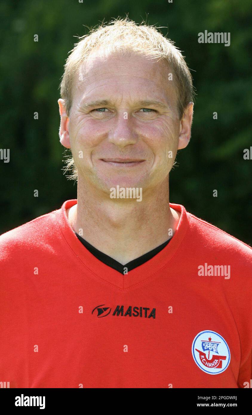 Kuehlungsborn, Deutschland. 16. Juli 2007. ARCHIVFOTO: Der Torwart Perry BRAEUTIGAM, Bräutigam, feiert seinen 60. Geburtstag am 28. März 2023, Perry BRAEUTIGAM, Torwarttrainer, Fußball, Porträt, Porträt, Teampräsentation, Teampräsentation FC Hansa ROSTOCK, Bundesliga Staffel 1. 2007 /2008, 07/16/2002. ? Kredit: dpa/Alamy Live News Stockfoto