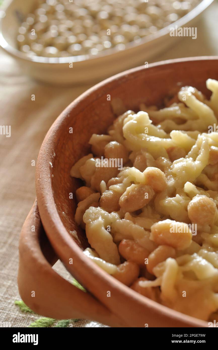 Pasta matasse e fagioli di controne, agriturismo sorgituro, postiglione, salerno, kampania, italia, Stockfoto