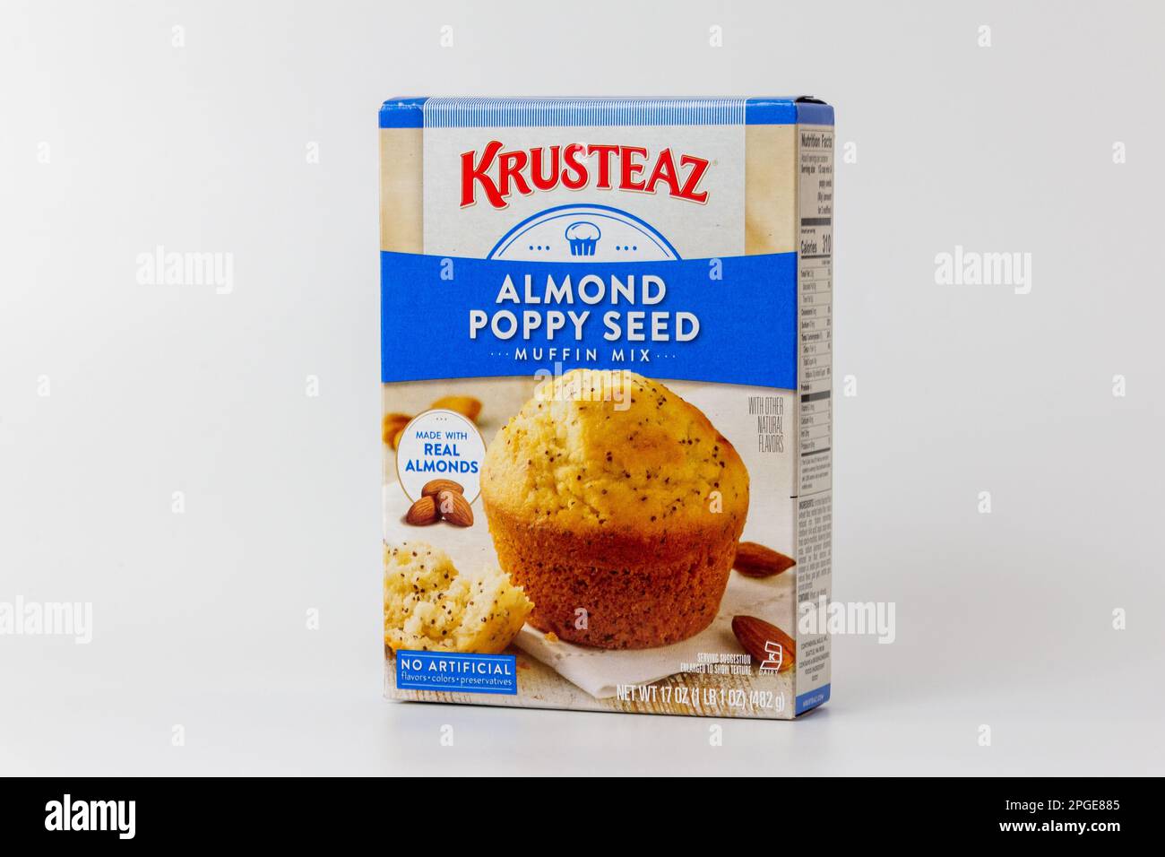 STILLWATER, MN, USA - 3. MÄRZ 2023: Krusteaz Almond Poppy Seed-Paket und Markenlogo. Stockfoto
