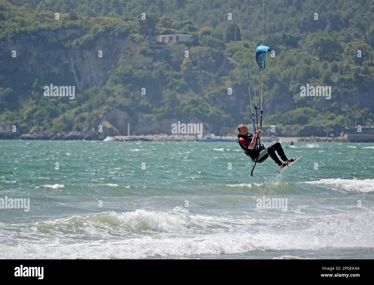 Kitesurfing-Action, Italien Stockfoto