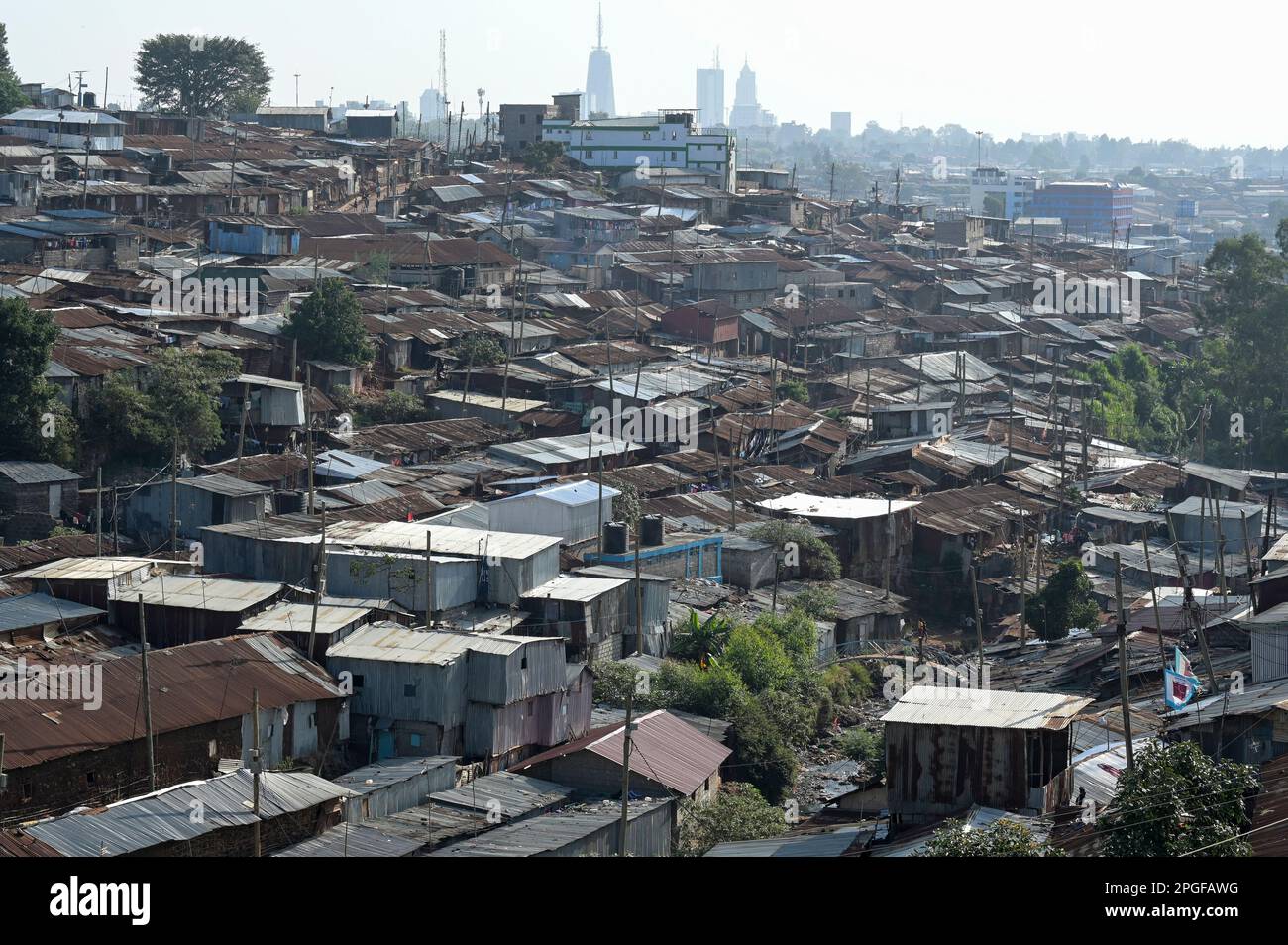 KENIA, Nairobi, Kibera Slum / KENIA, Nairobi, Slum Kibera Stockfoto