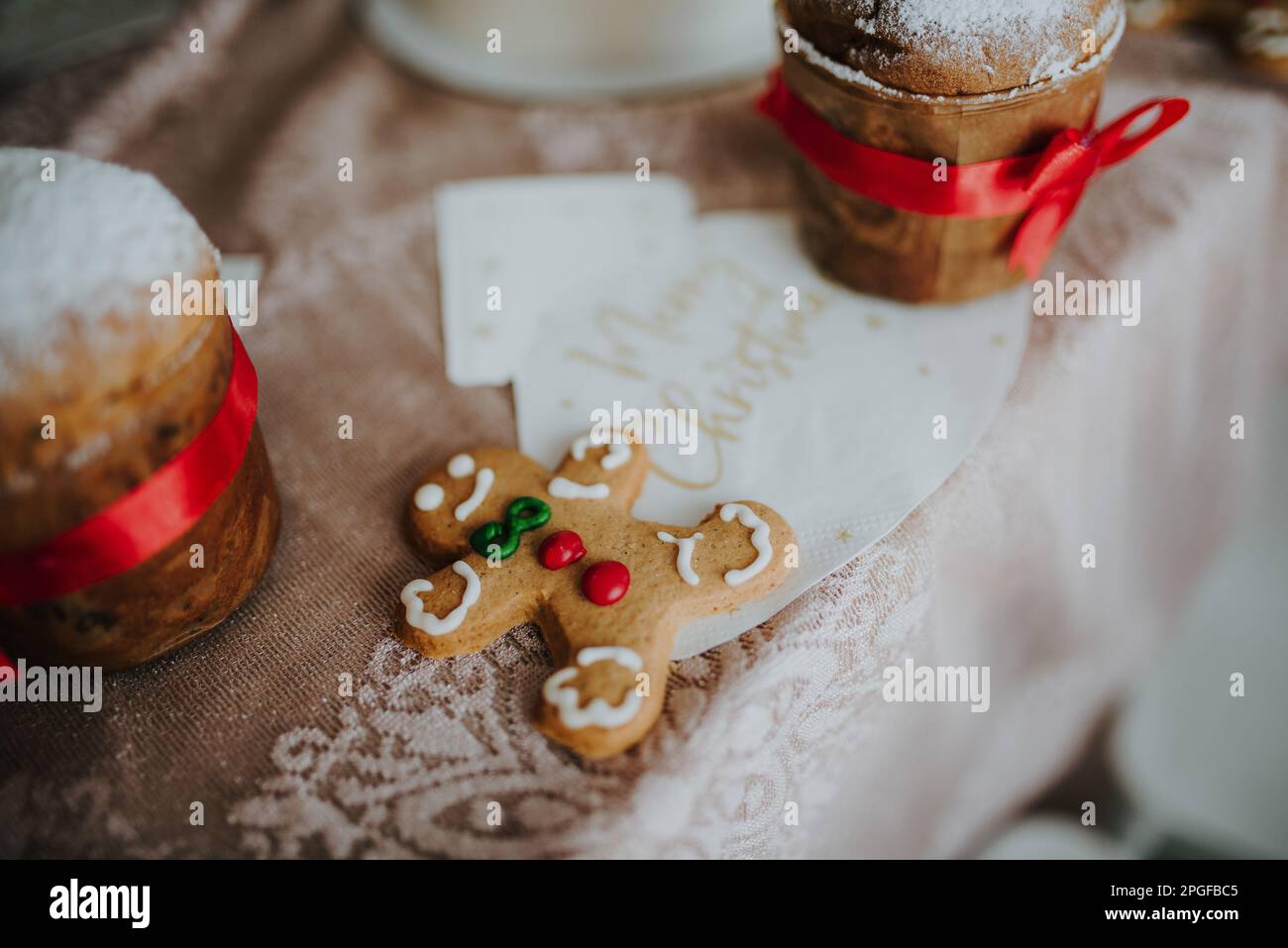 Weihnachtskeks-Nahaufnahme. Draufsicht. Stockfoto