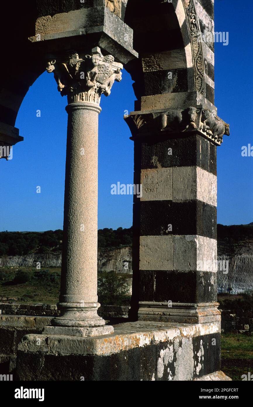 Kirche im Pisan-Stil. Basilika della SS. Trinità di Saccargia. Codrongianos, Sassari, Sardegna Stockfoto