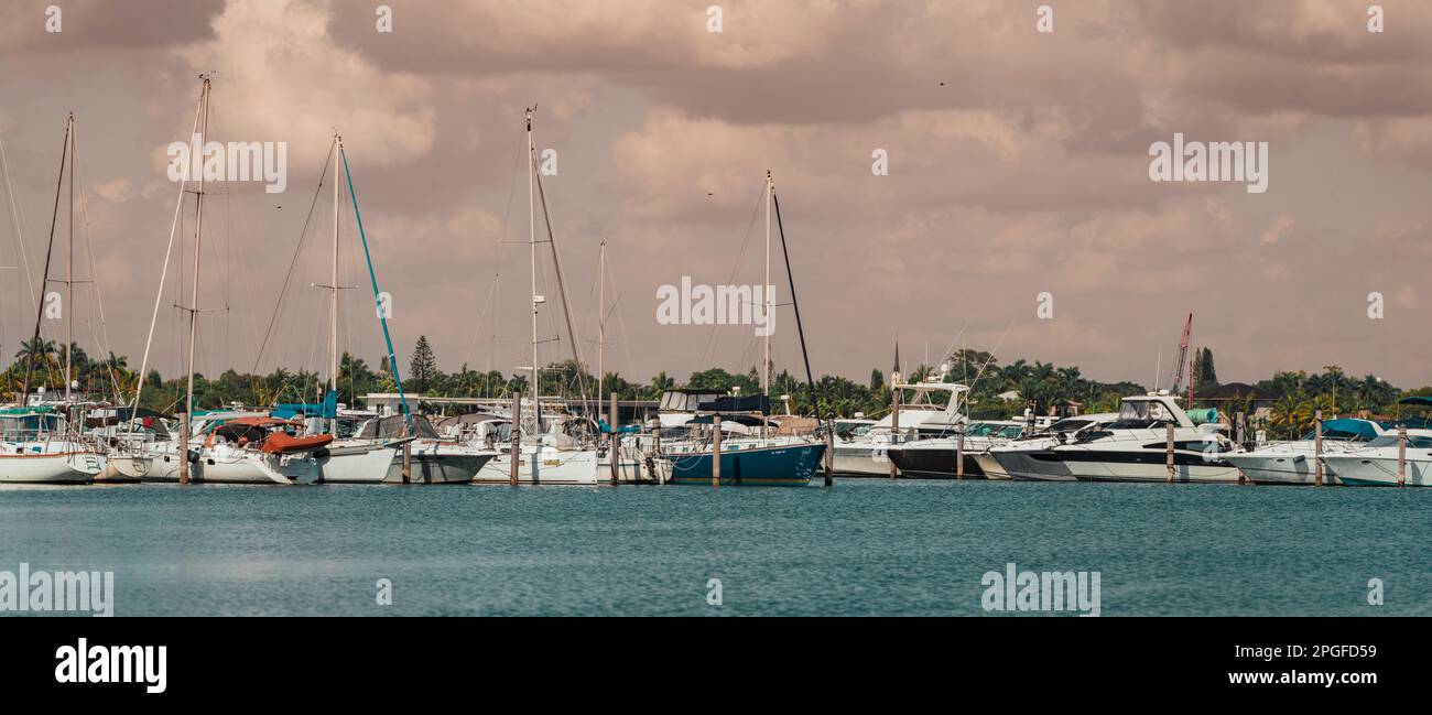 Yachten im Hafenboot Marina Miami Stockfoto