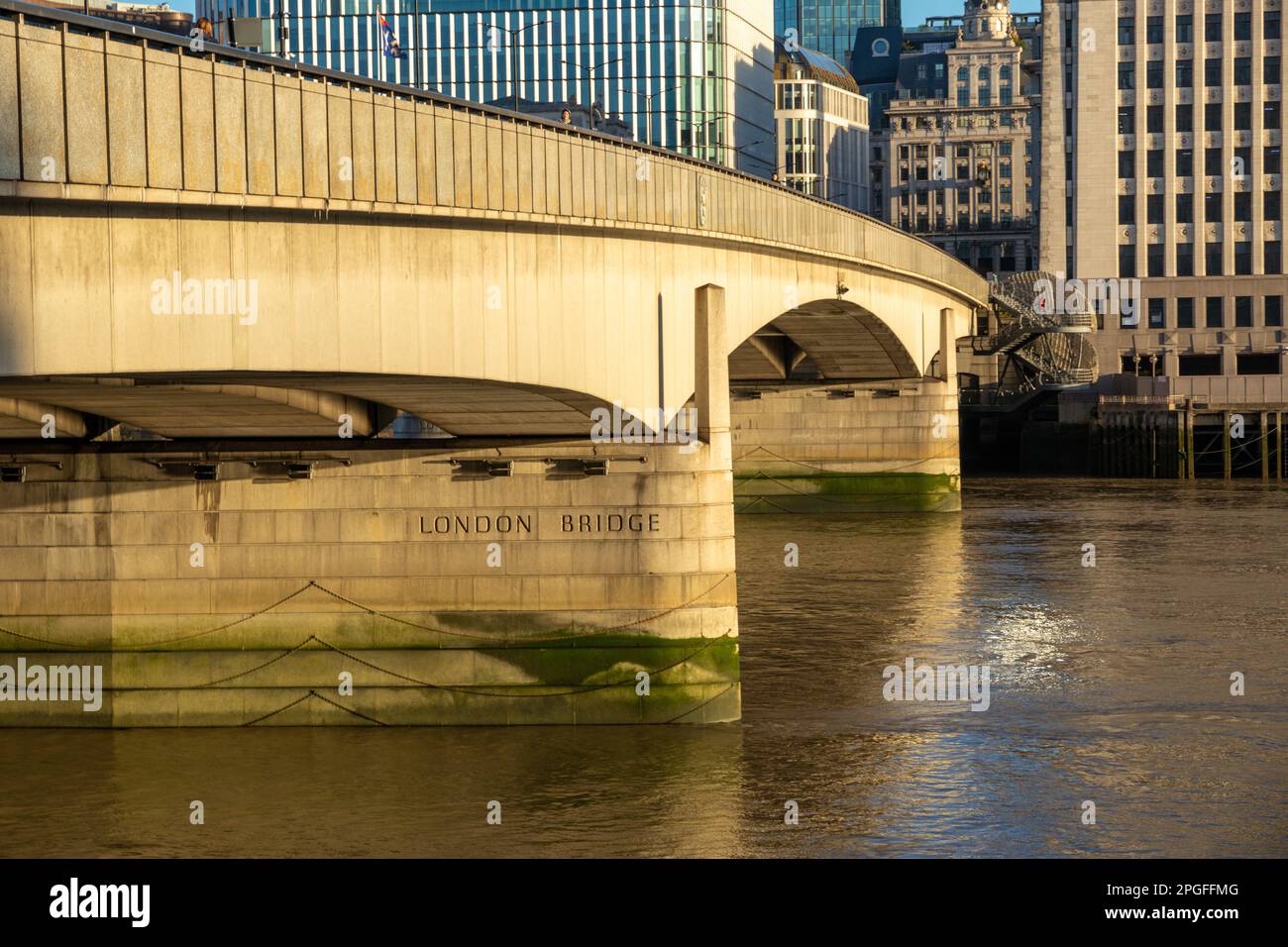 London Bridge (Detail), Themse, London, Großbritannien Stockfoto