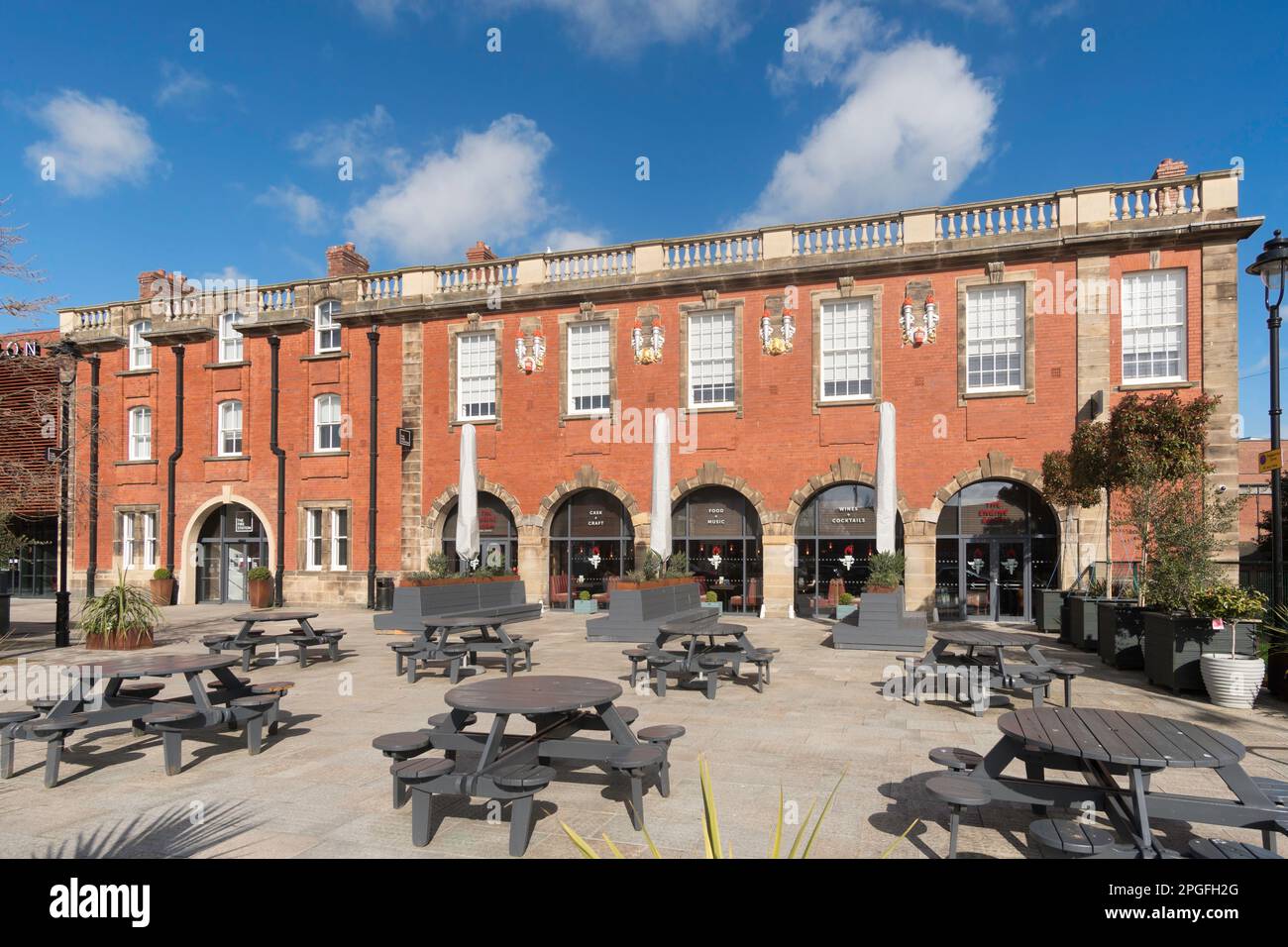 Die Engine Room Bar und das Restaurant sind Teil des Fire Station Theaters in Sunderland, Nordostengland, Großbritannien Stockfoto